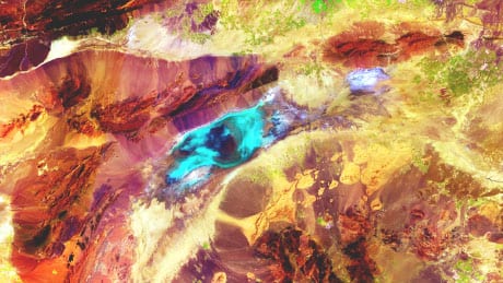 사막 지역의 Landsat 영상